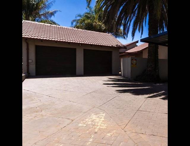 3 BEDROOM HOUSE FOR SALE IN ZWARTKOP